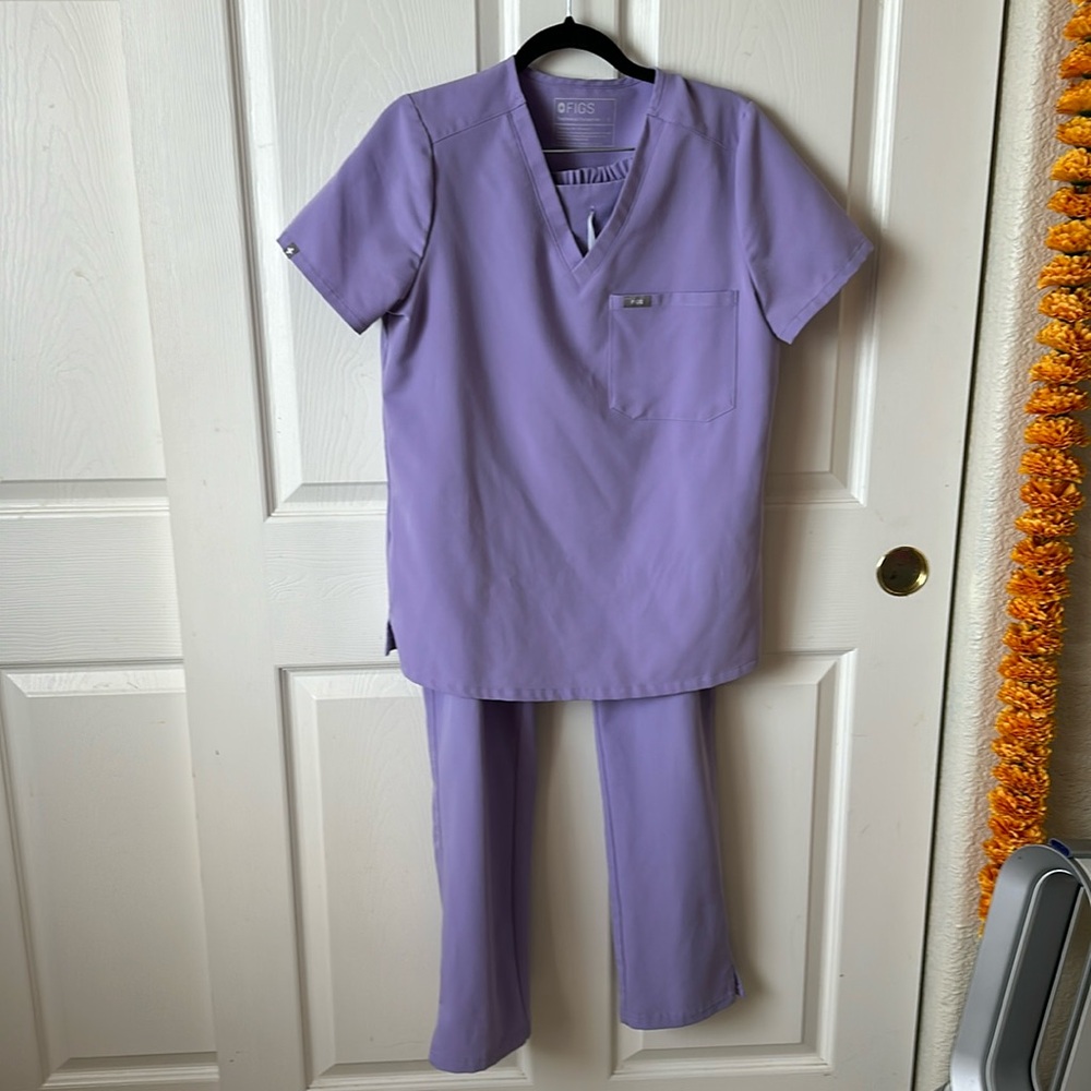 Figs scrubs set 💜